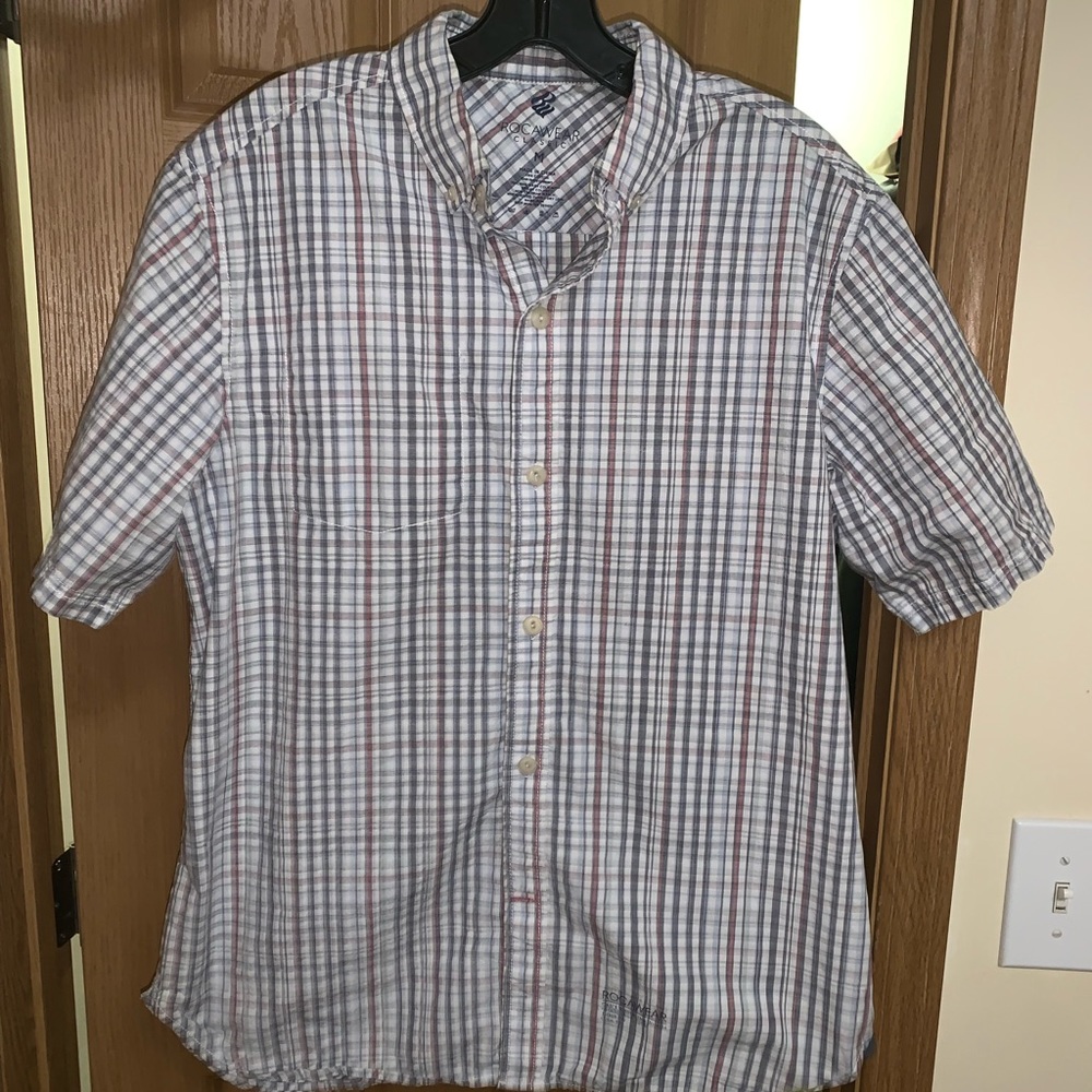 Rocawear short sleeved button down shirt